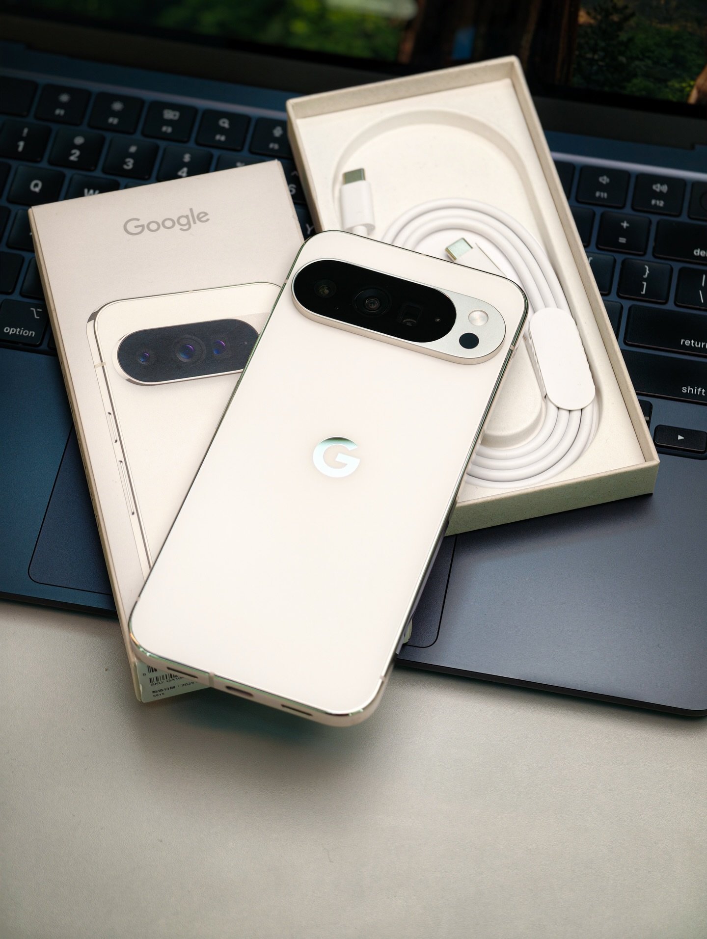 pixelbek.kg-20260203-0465 Google Pixel 10 Pro XL – 16GB / 256GB Porcelain (Used, Perfect Condition) - Image 1