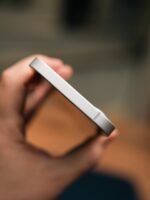 iPhone 16e – 128GB (Used, Perfect Condition, 🔋100%) - Image 3