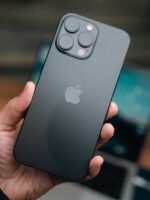 iPhone 16 Pro Max – 1TB Black Titanium (Apple Official Replacement, 🔋100%)