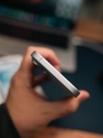 iPhone 15 – 128GB (Used, 🔋90%, Box Included) - Image 3