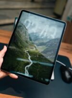 iPad Air 13" M2 – 128GB, WiFi (Used, 🔋99%, Box + Case)