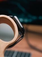 Apple Watch Series 10 – 46mm Slate Titanium (Milanese Loop, Used, Perfect Condition, Complete Set) - Image 3